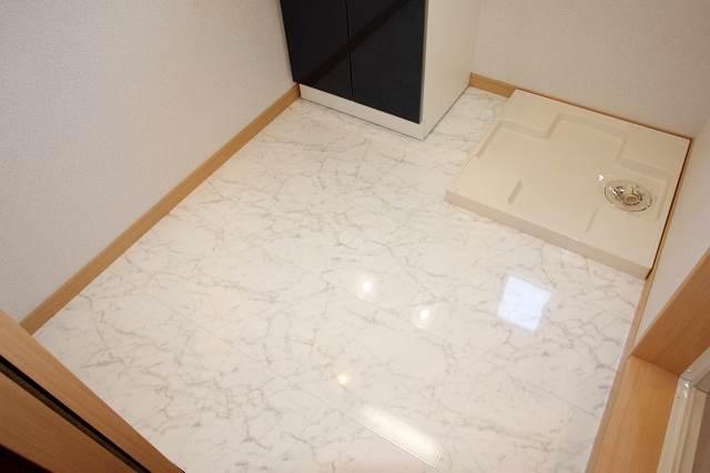 もちろん洗濯機置場もあります