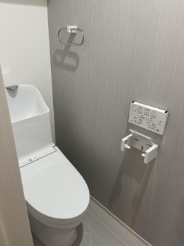 清潔感のあるトイレですね
