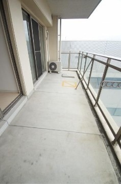 天気のいい日はこちらで洗濯物を干せます