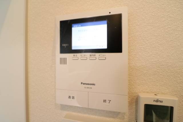 モニター付インターホンで安心です。