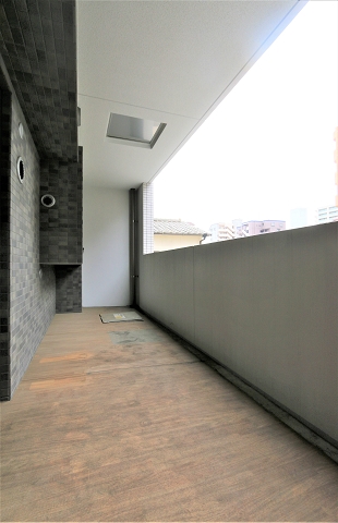 広いバルコニー