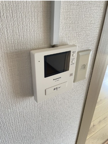 モニター付きインターホンでセキュリティーもバッチリです。