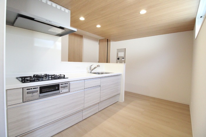 きれいなキッチンですね