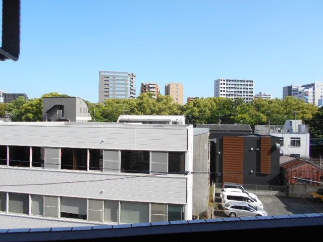 高い建物がなく圧迫感がないですね