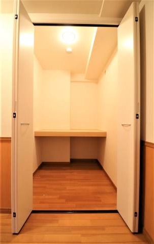 嬉しいウォークインクローゼット付きです。
