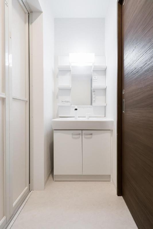 身だしなみチェックはここで