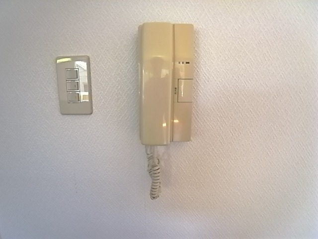 インターホンで安心です。