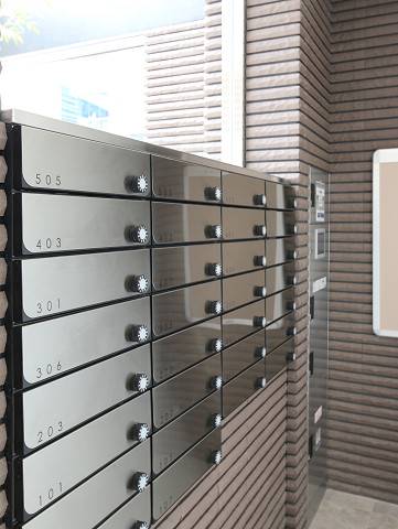 宅配ボックスもあり便利です