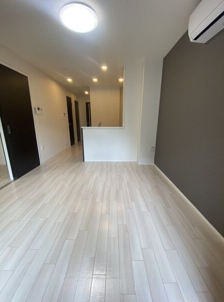 広々リビングでゆっくりお過ごしください