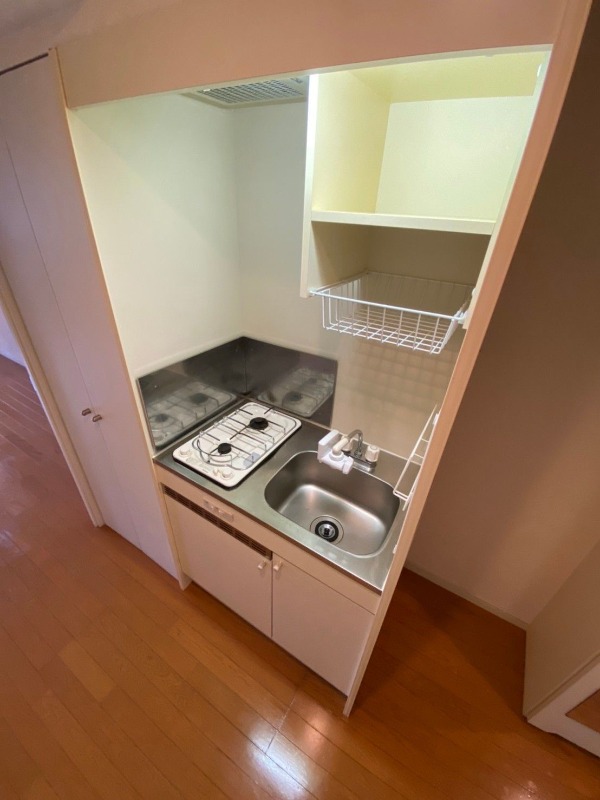 こちらでお料理をお楽しみ下さい