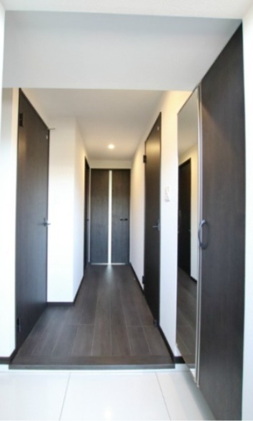 玄関からはこのようになっています。