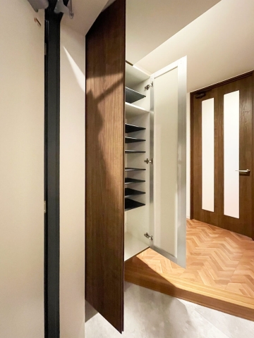 大きなシューズボックス付き