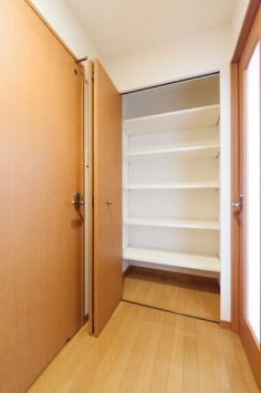 大容量の収納デス