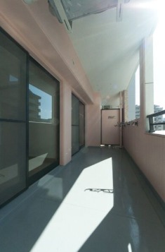 天気のいい日はこちらで洗濯物を干せます