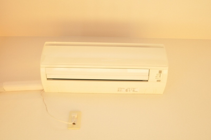 嬉しいエアコン付き。