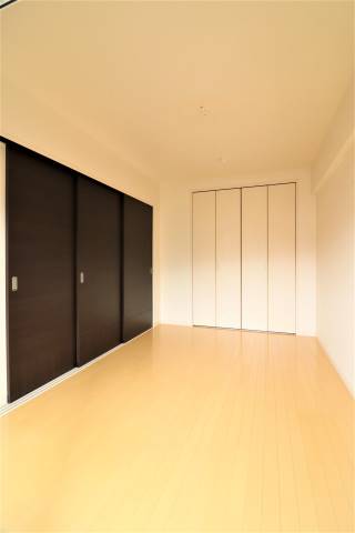 こちら寝室にいかがでしょうか。