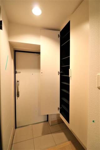 玄関はこのようになっています。