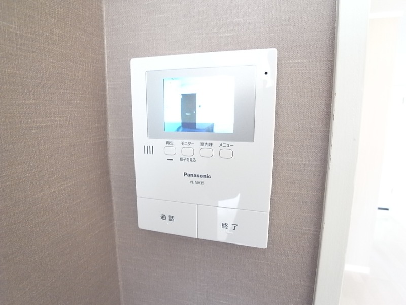 モニターホンで安心。