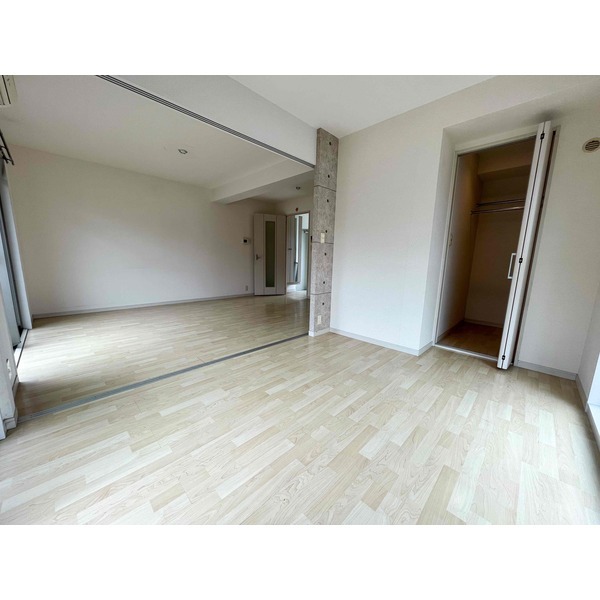 こちらは寝室にいかがでしょうか