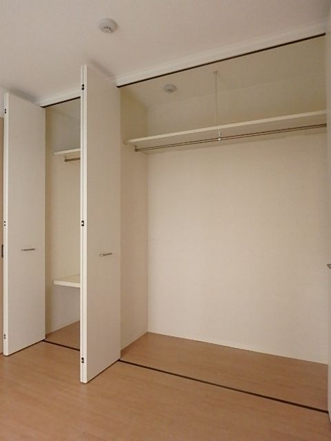 大容量の収納でお洋服がたくさん入ります