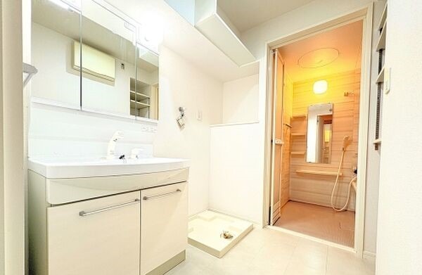 お出かけ前の身支度はこちらでバッチリです