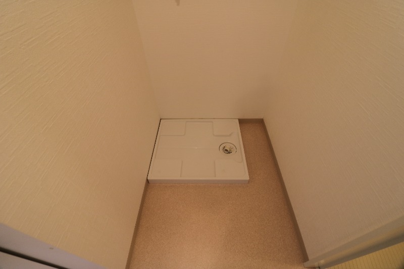室内洗濯機置場完備。