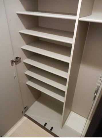 大容量のシューズボックスです