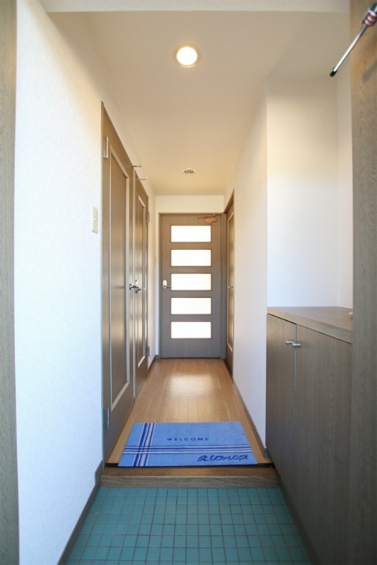 明るい玄関ですね♪