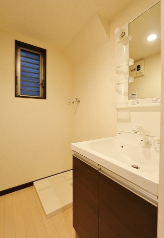 お出かけ前の身支度はこちらでバッチリです