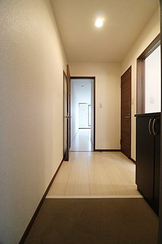 玄関からはこのようになっています。