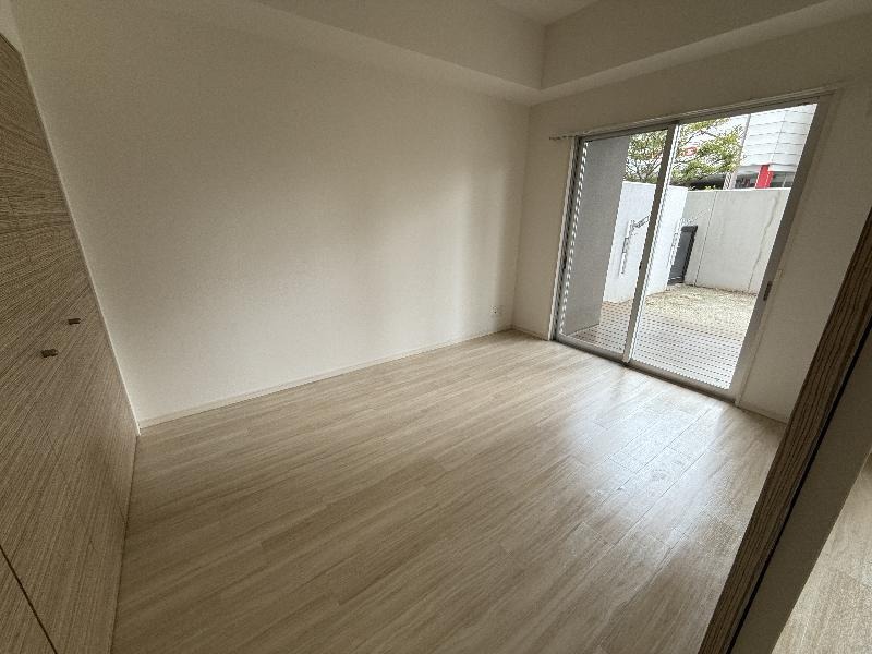 こちら寝室にいかがでしょうか。