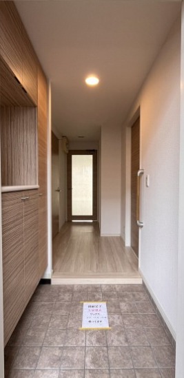 玄関からはこのようになっています。