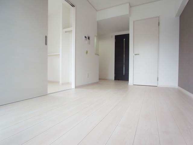 白基調の綺麗なリビングです