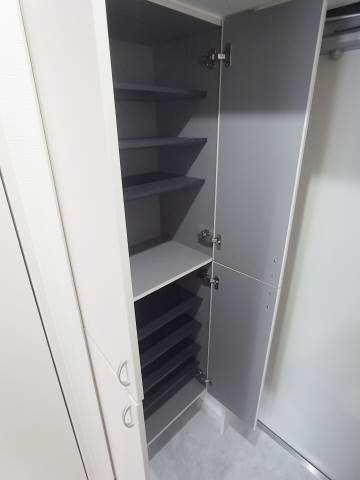 玄関収納もございます