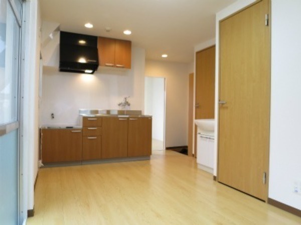 広々リビングでごゆっくりお過ごしください