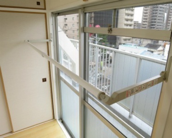 綺麗な外観に閑静な通り沿い