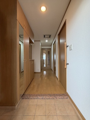 玄関も十分な広さです