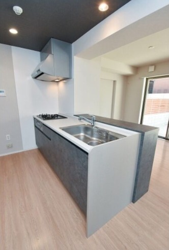 人気のカウンターキッチンです