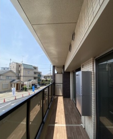 天気のいい日はこちらで洗濯物を干せます