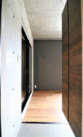 玄関からはこんな感じです。