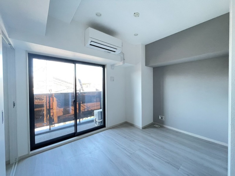 家具の配置に困らないリビングですね