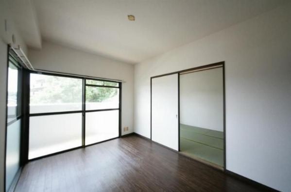 最上階の角部屋です。