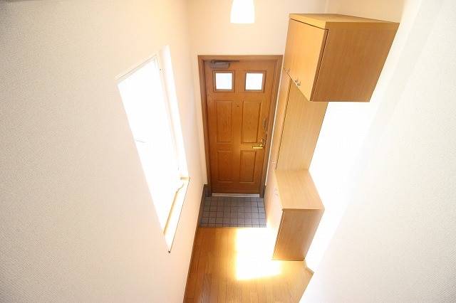 玄関はこのようになっています。