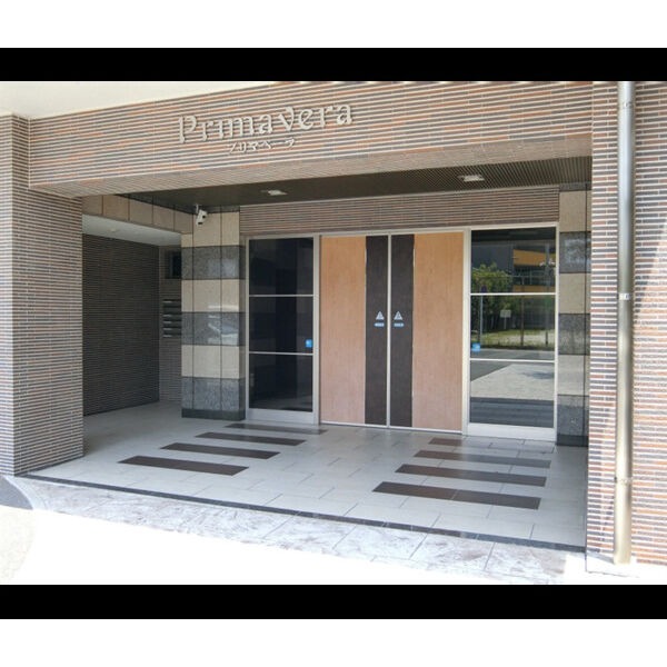 高級感のある入口です