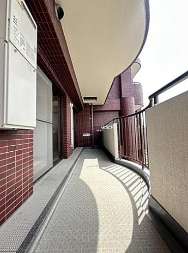 天気のいい日はこちらで洗濯物を干せます