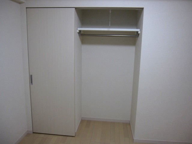 各部屋収納スペースございます