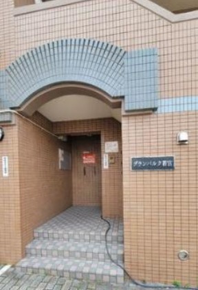 エントランスも綺麗にされています