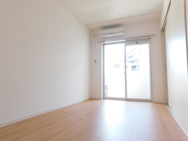 明るい雰囲気のお部屋