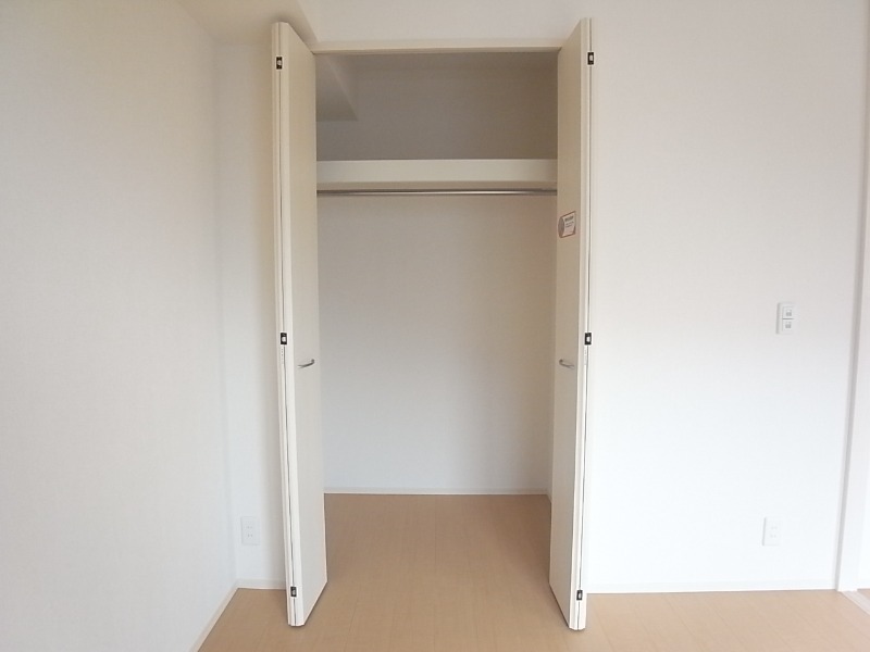 お洋服が多い方でも楽々収納できます