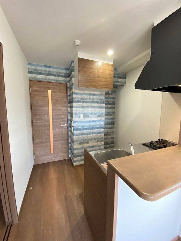 キッチンにも収納ございます。